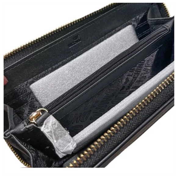 NWT Love Moschino Quilted and Studded Portafogli Pu Nero Wallet, Large - Picture 8 of 12